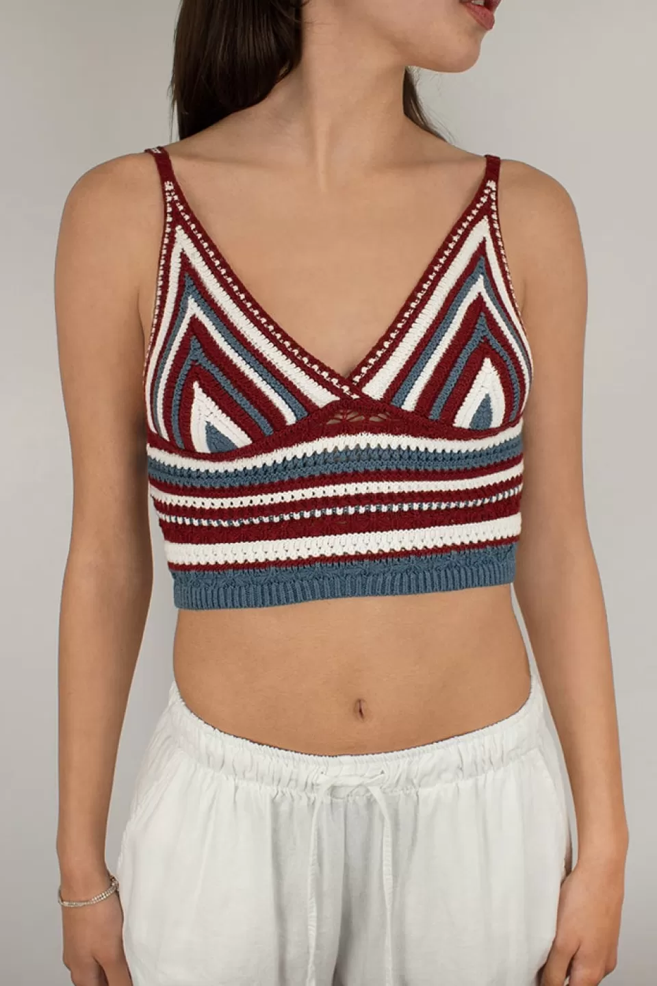 top_scollo_a_v_324398.webp Subdued Top scollo a V